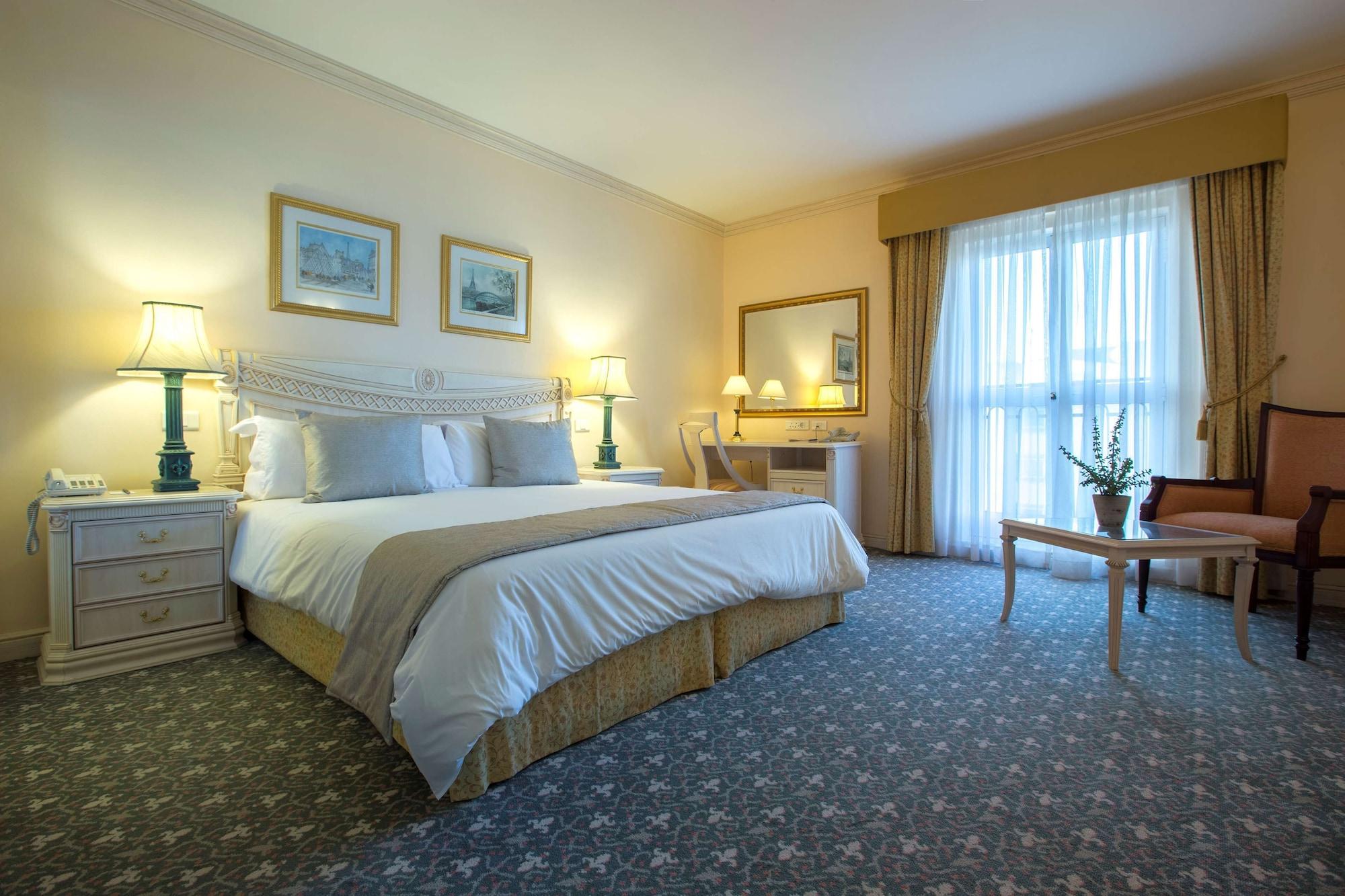 Hotel Le Vendome Cape Town Exterior foto A bedroom at the hotel