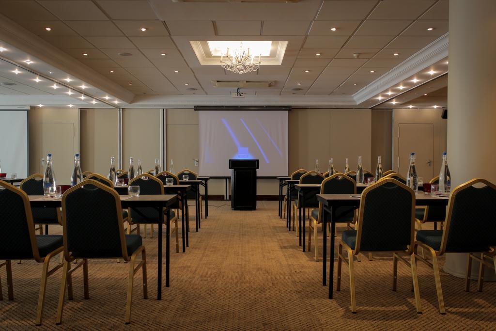 Hotel Le Vendome Cape Town Exterior foto A meeting room at the hotel