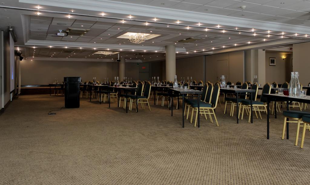 Hotel Le Vendome Cape Town Exterior foto The conference room