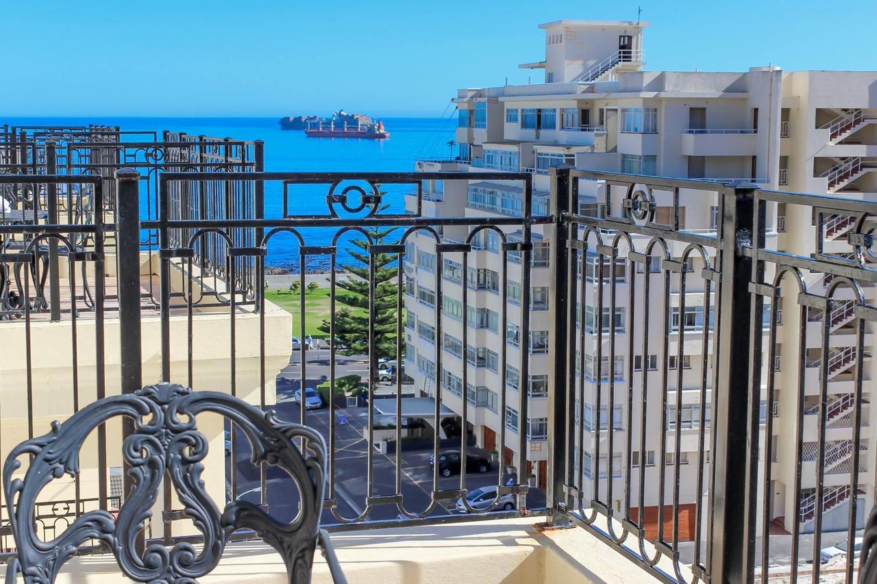 Hotel Le Vendome Cape Town Exterior foto View of the sea from the balcony of a house in Limassol