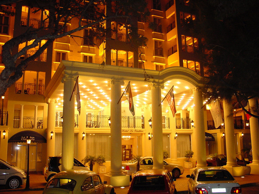 Hotel Le Vendome Cape Town Exterior foto The E&O 8 at night